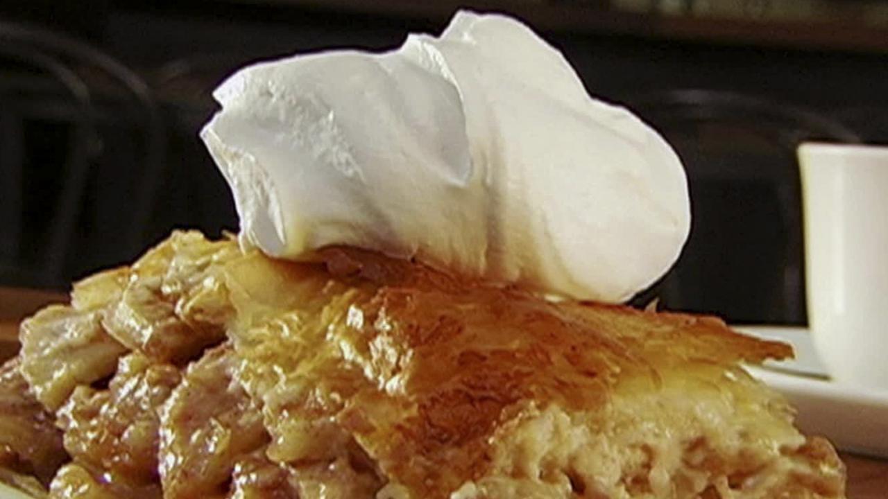 Aida Mollencamp: Apple Strudel