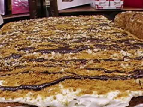 Sour Cream Cake (Smetannik)