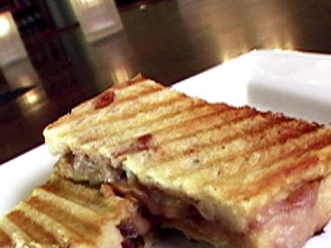 Claire Robinson: Elvis Panini