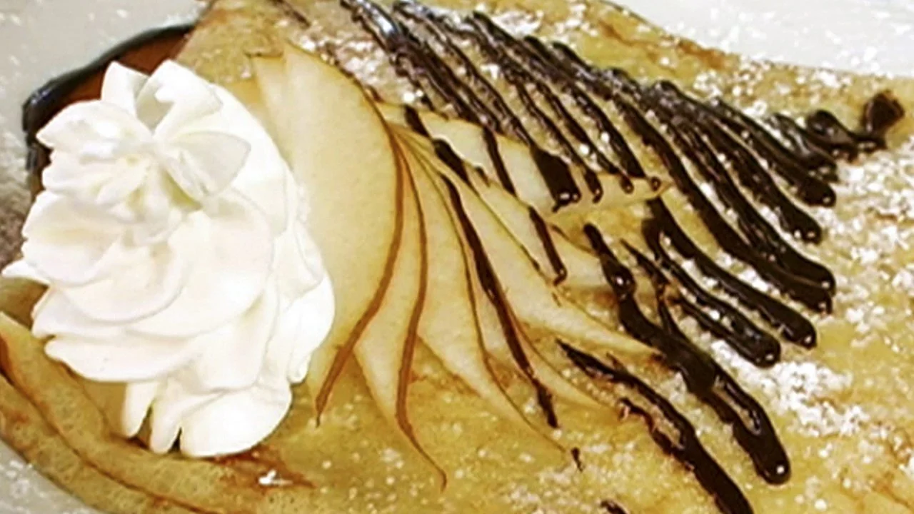 Alton Brown: Crepes
