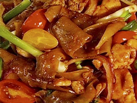 Drunken Noodles with Giada