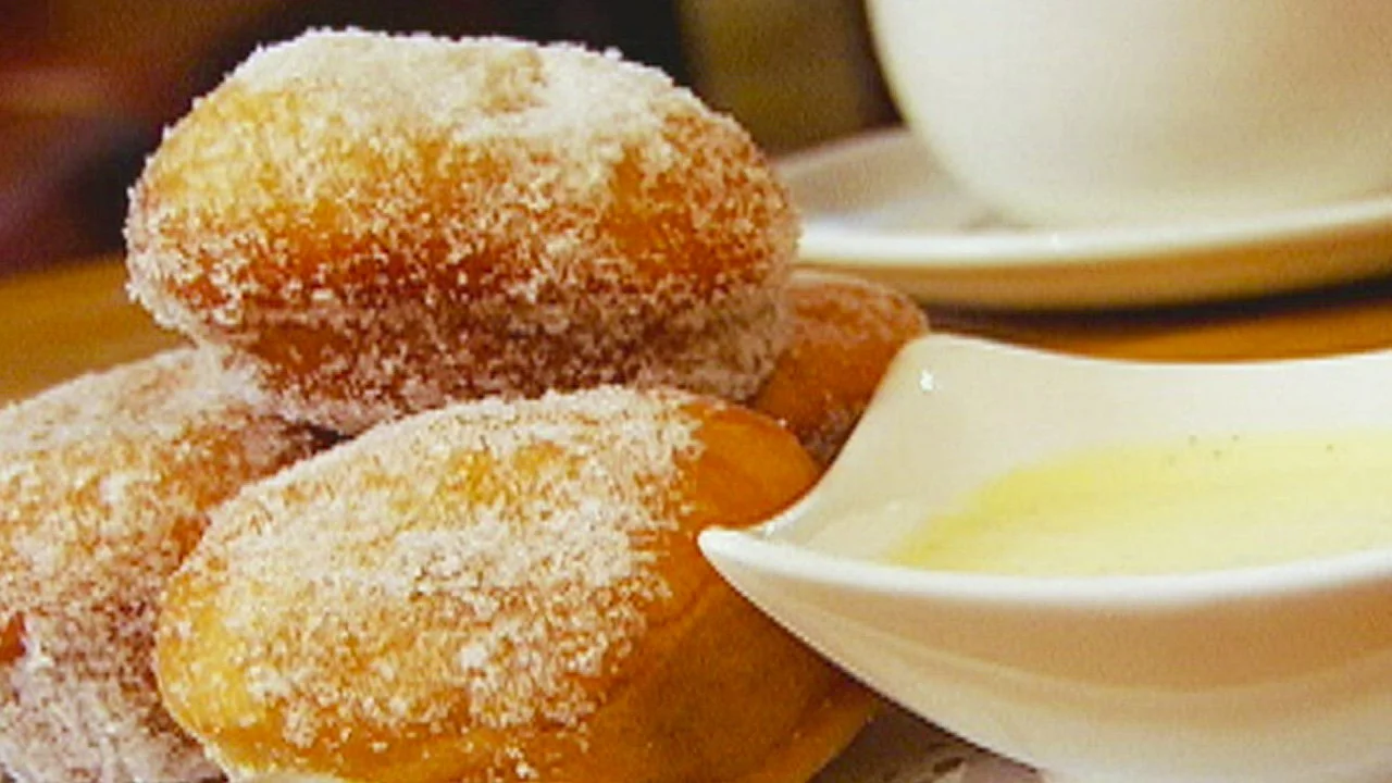 Raspberry Beignets