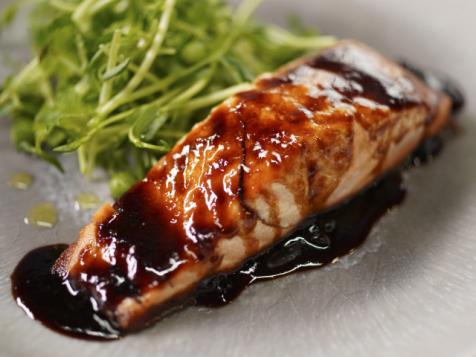 Salmon with Balsamic Apricot-Ginger Marmalade Glaze