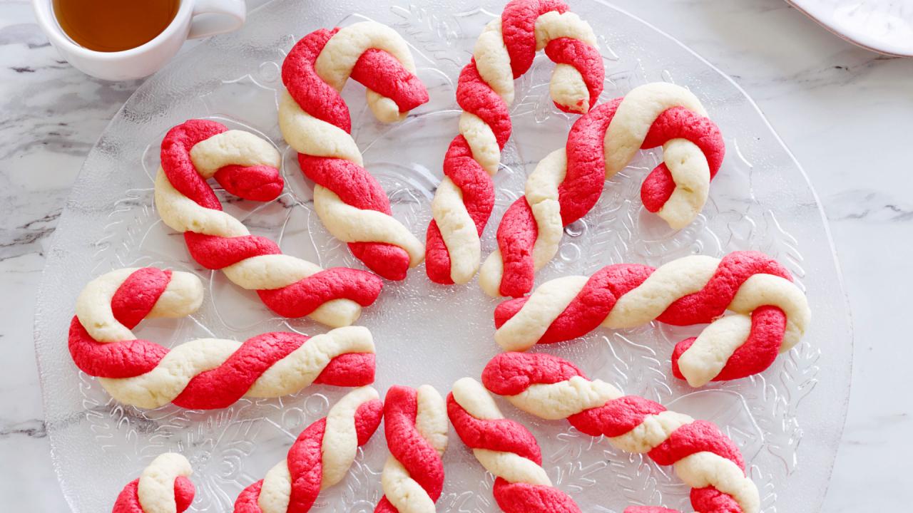 Sandy's Candy-Cane Cookies