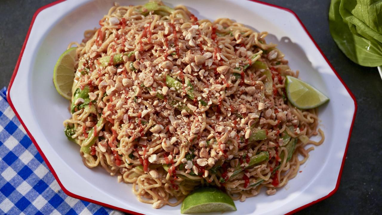 Bok Choy Peanut Noodles