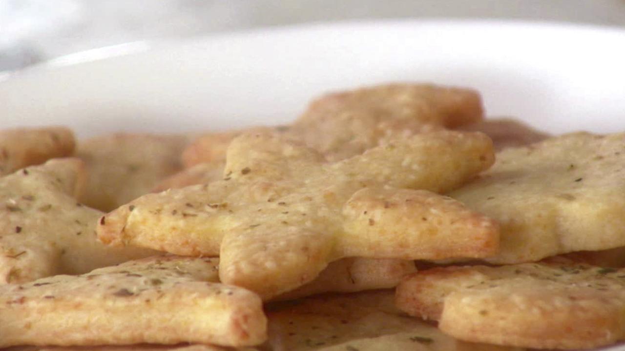 Giada's Cheesy Pastry Puffs