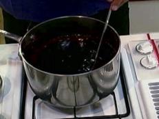 Alton Brown shares his recipe for blueberry jam.