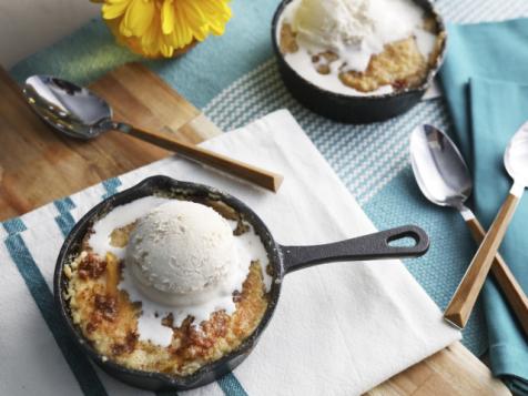 Bryon's Mini Peach Dump Cakes