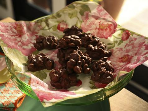 Peanut Raisin Clusters