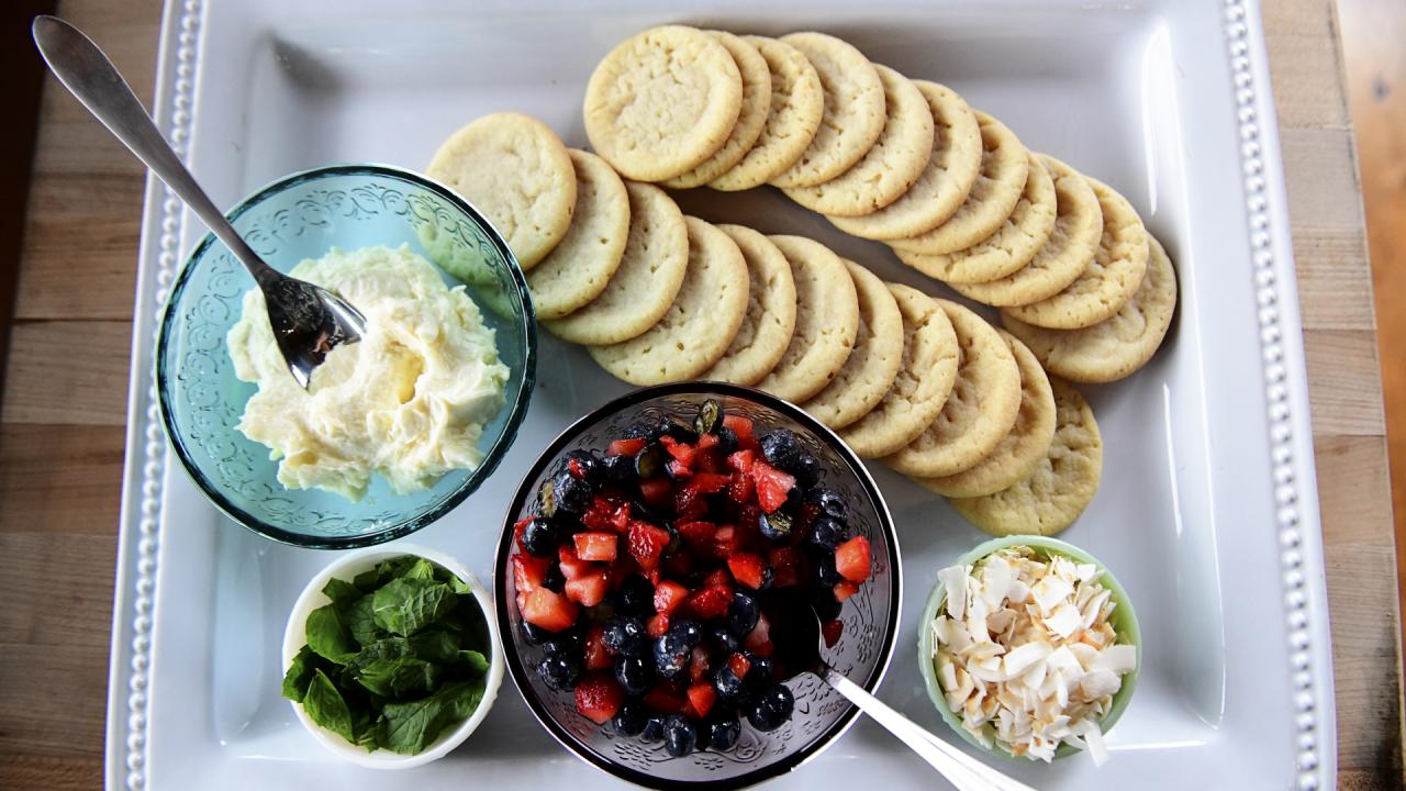 Sugar Cookie Bruschetta