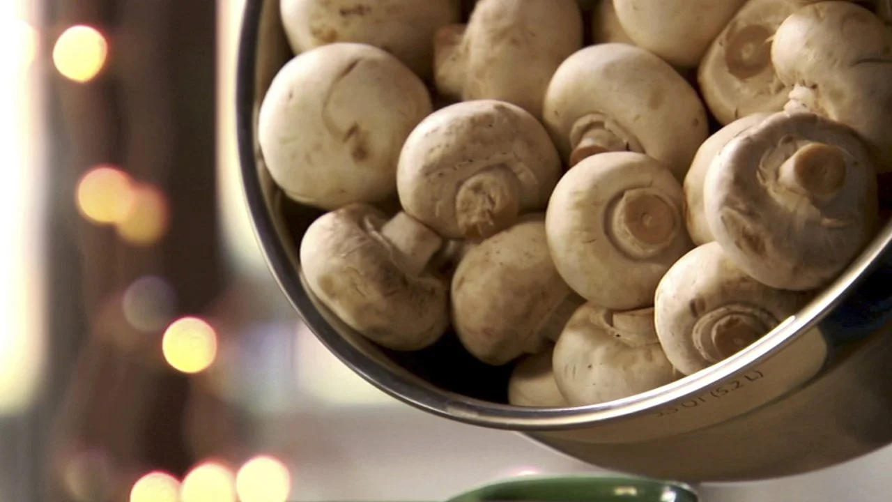 Ree's Burgundy Mushrooms