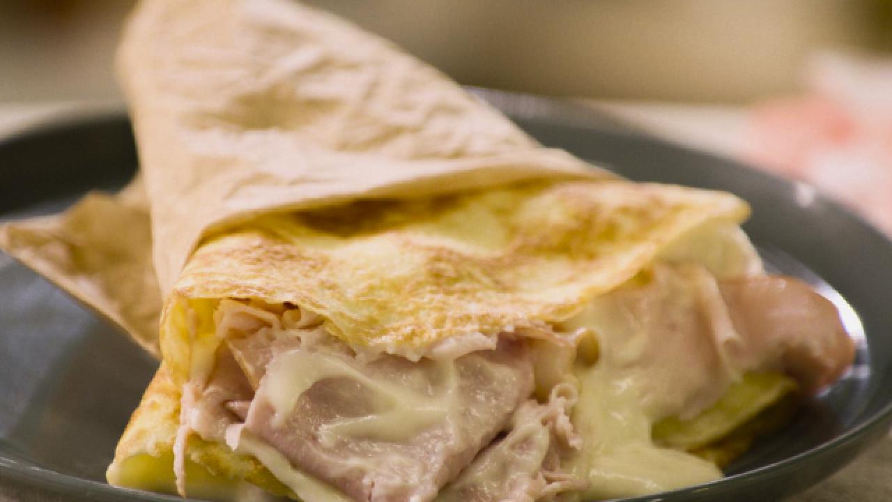 My Favorite Crêpe with Perfectly Salty Ham and Cheese Sauce