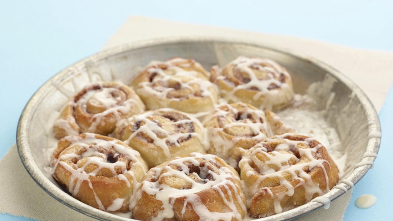 Ree's Holiday Cinnamon Rolls
