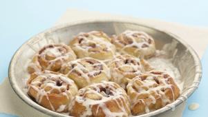 Ree's Holiday Cinnamon Rolls