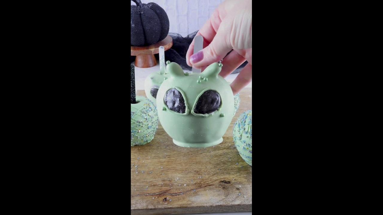 Alien Caramel Apples