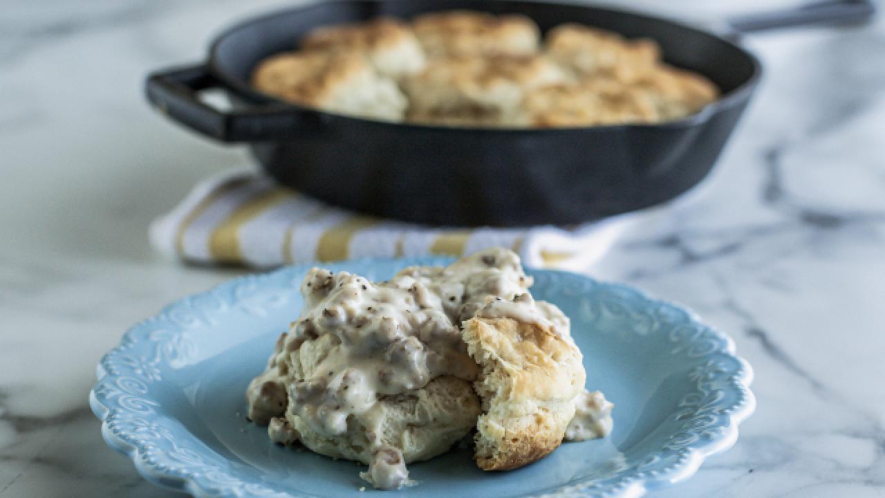 Biscuits and Sausage Pepper Gravy