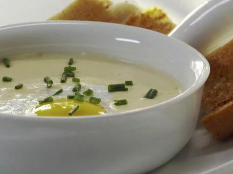 Creamy Fondue With Poached Egg