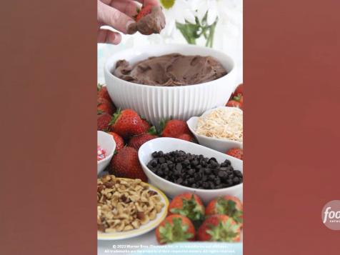Chocolate-Dipped Strawberries Bar