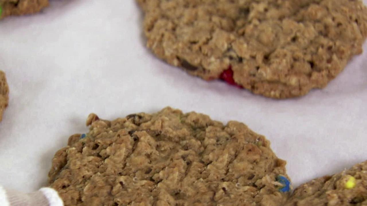 Ree's Monster-Sized Cookies