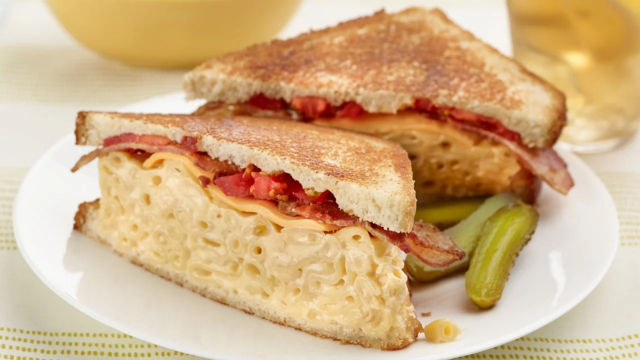 Mac 'n' Cheese-Plus Sandwich