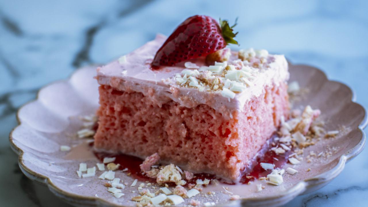Ree's Strawberry Cake