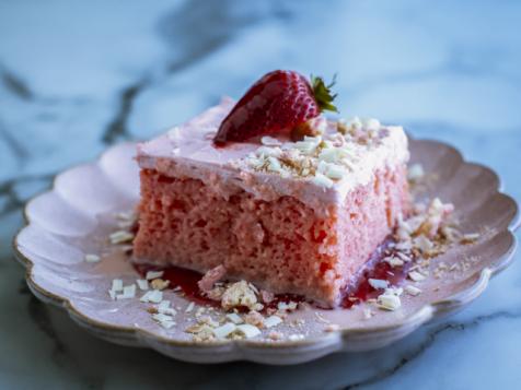 Ree's Strawberry Cake