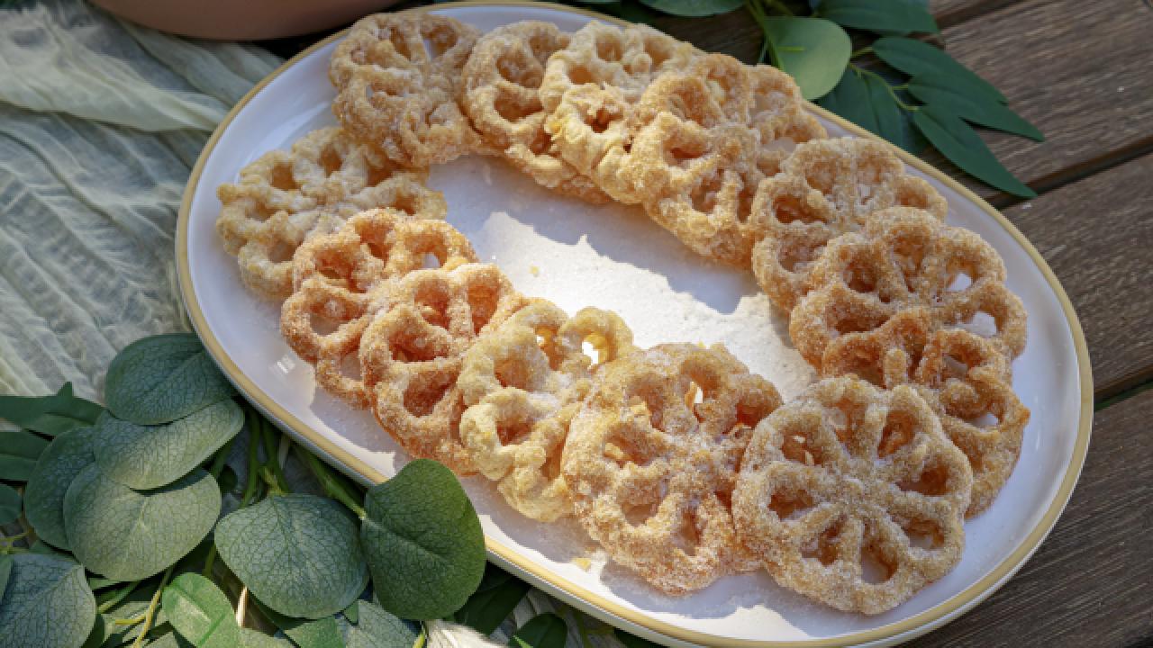 Buñuelos with Cinnamon Sugar