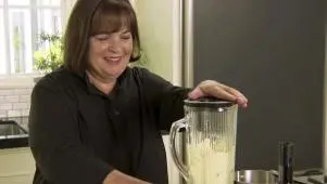 Ina Garten's Quick and Easy Hollandaise Sauce