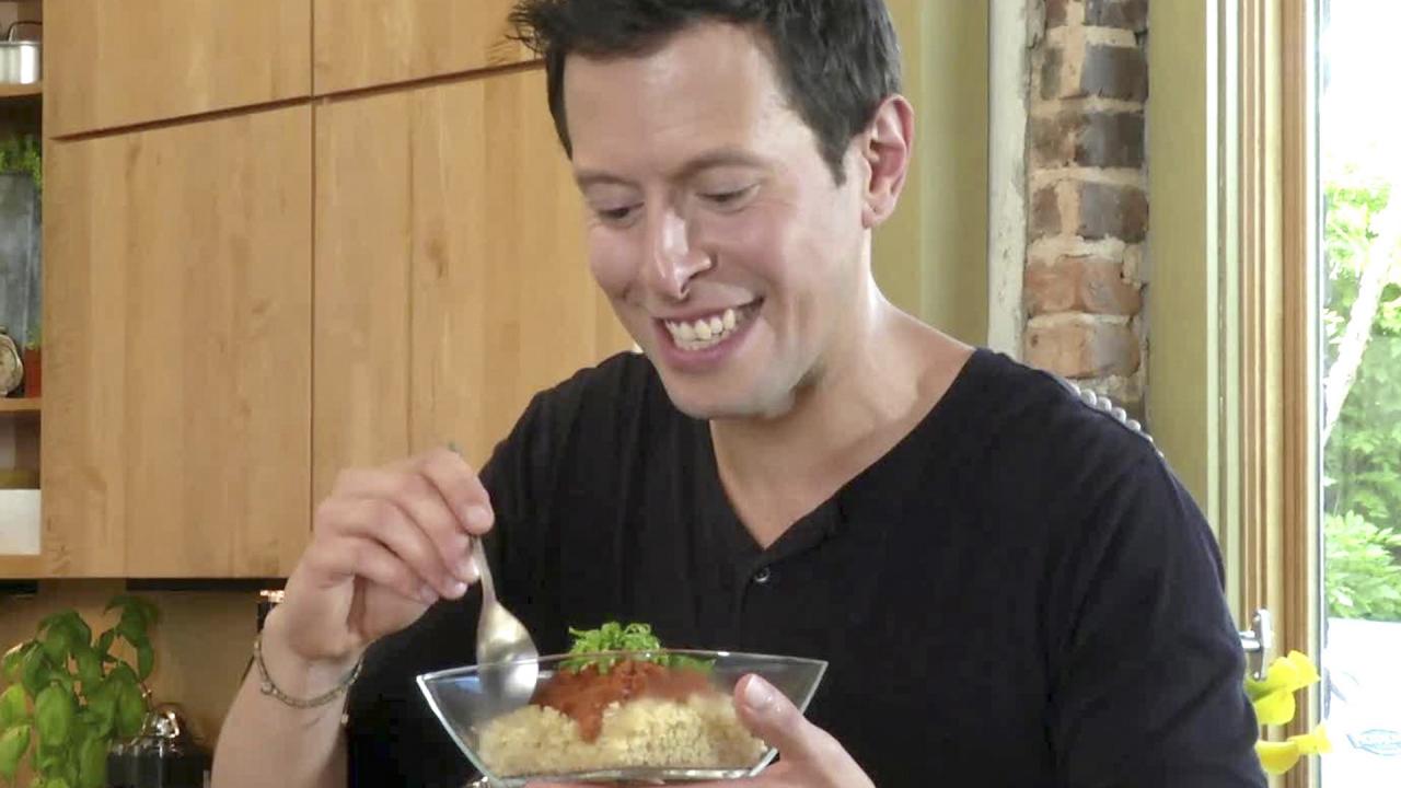 Quinoa Pine-Nut Marinara Bowl