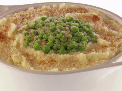 Baked Mashed Potatoes with Peas, Parmesan Cheese and Breadcrumbs