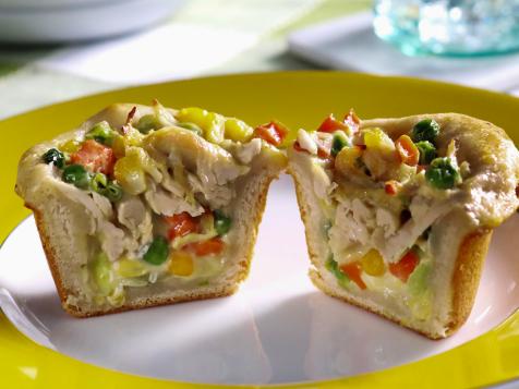 Chicken Pot Pie Stuffed Biscuit Cups