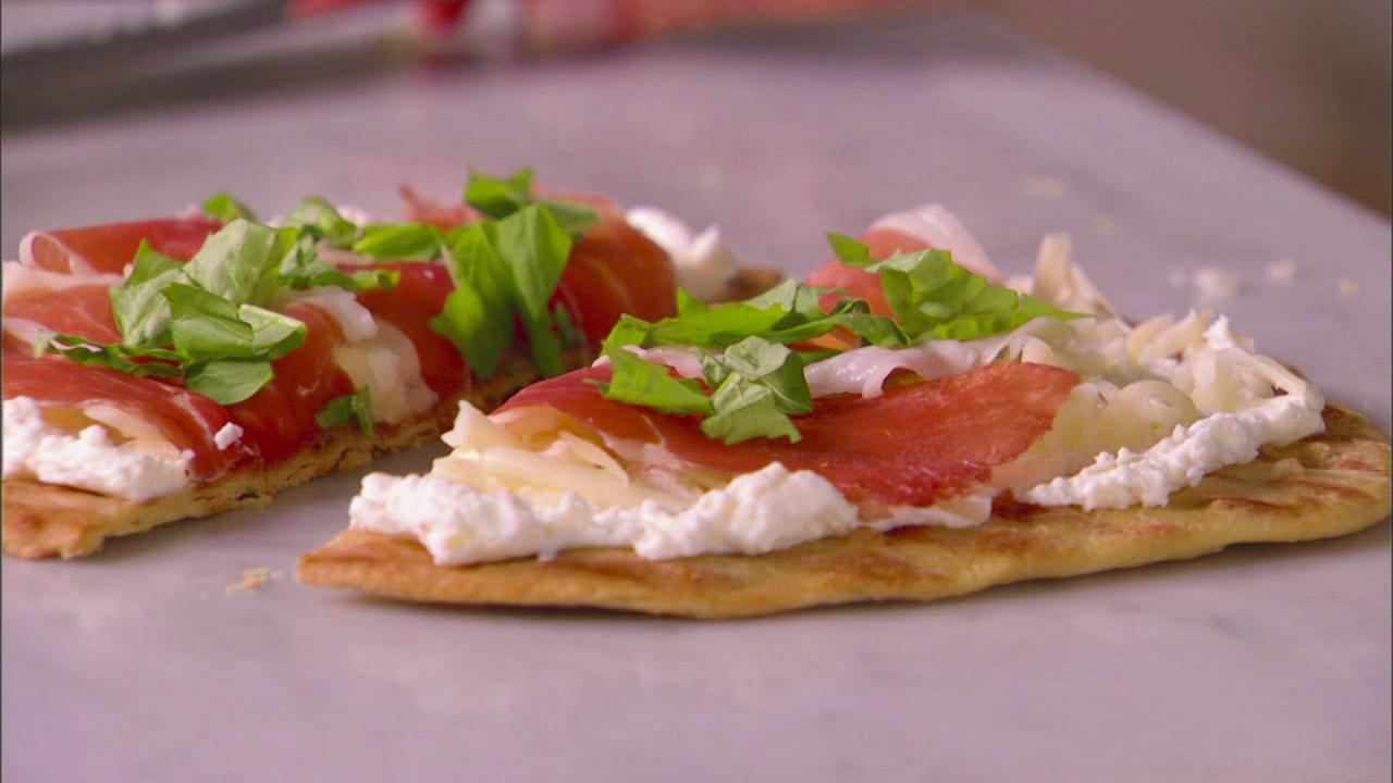 Fontina-Prosciutto Flatbread