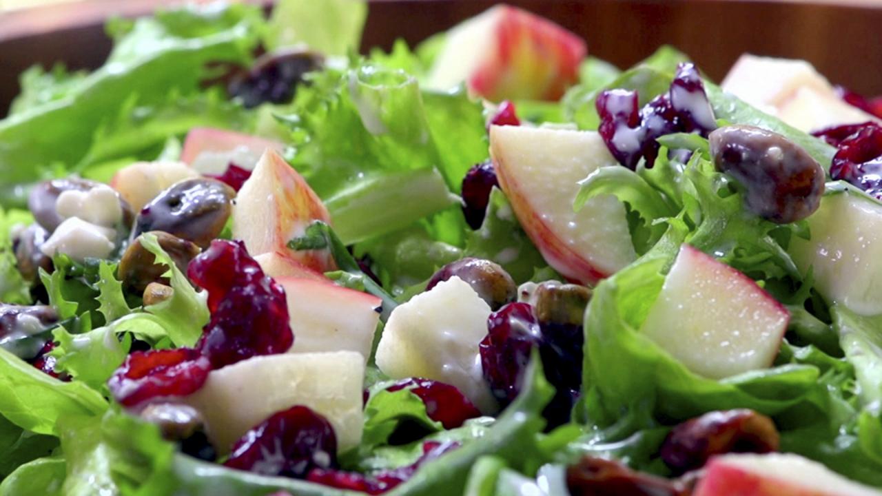 Garden-Fresh Green Leaf Salad