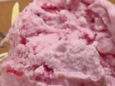 Fresh Strawberry Ice Cream