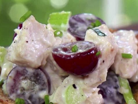 Easy Chicken Salad Toast Cups