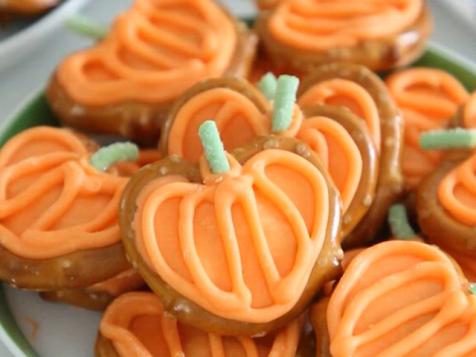 Halloween Pumpkin Pretzels