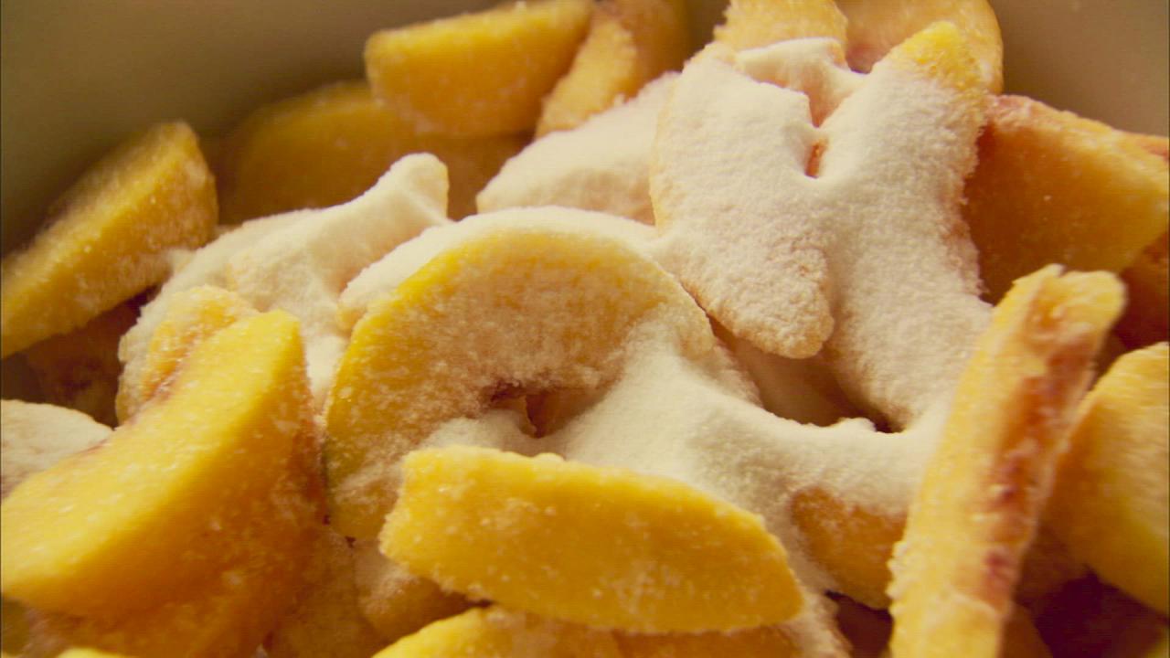 Ree's Favorite Peach Cobbler