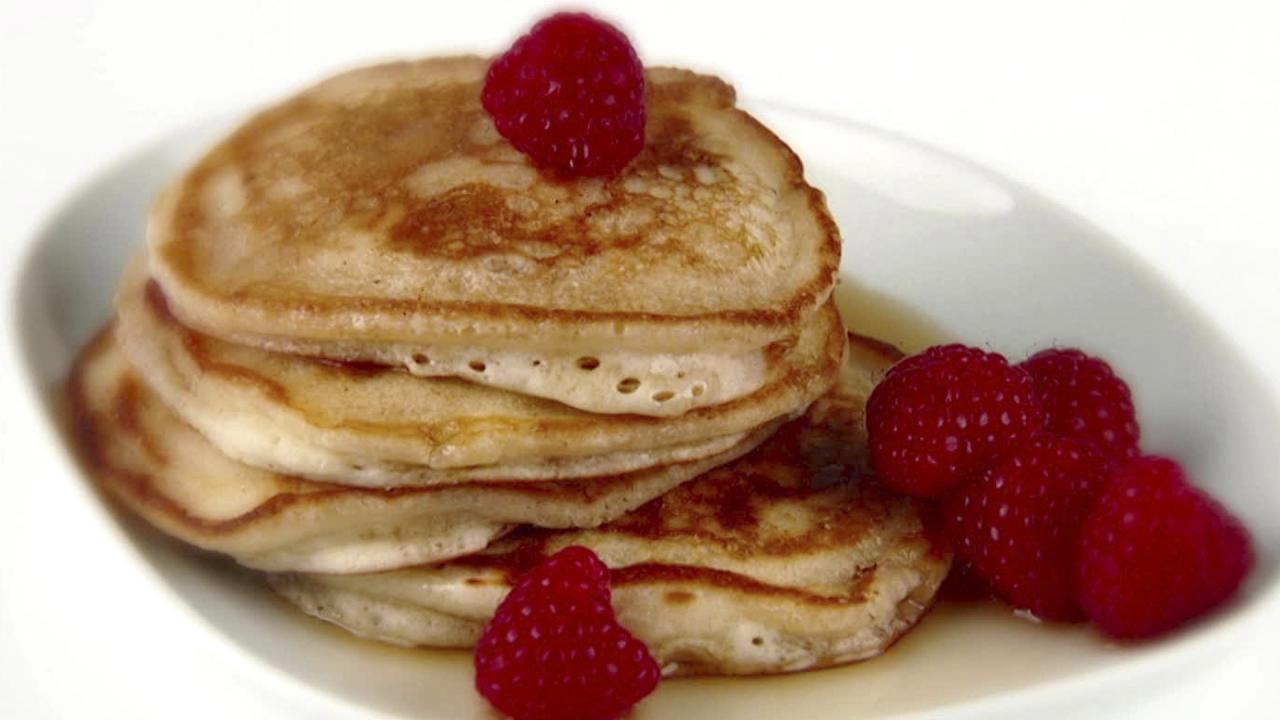 Giada's Almond Pancakes