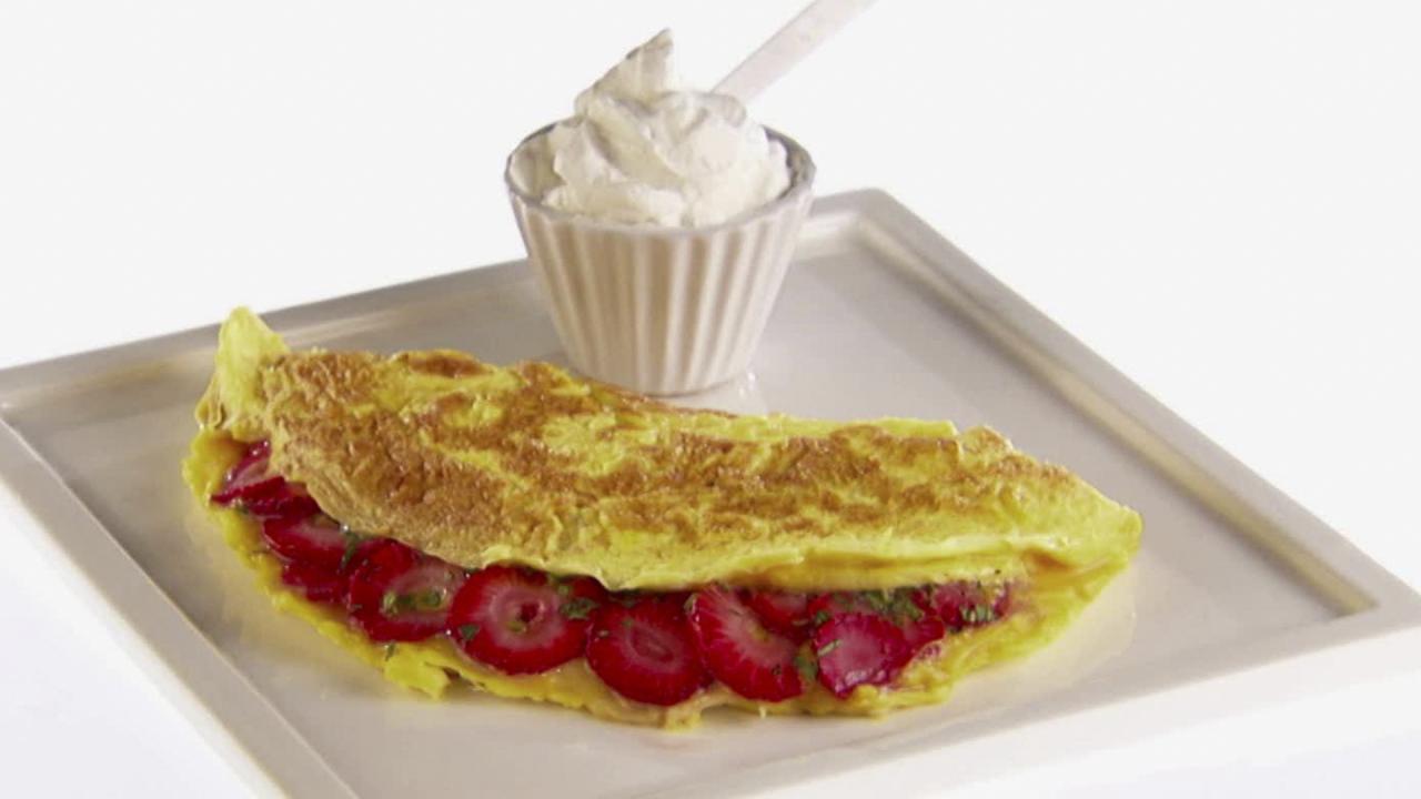 Omelet With Strawberries