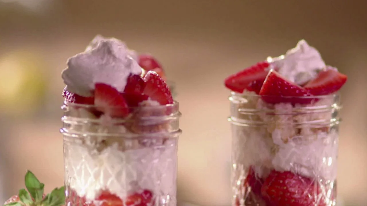 Southern Strawberry Long Cake