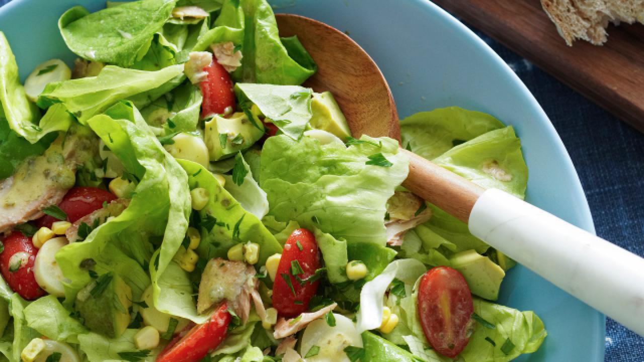 Salmon Salad with Hearts of Palm