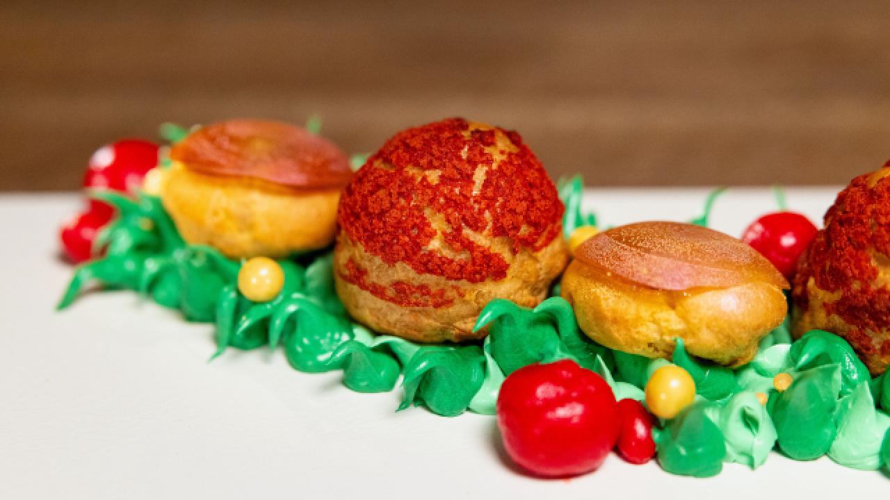 Cream Puff Holiday Garland