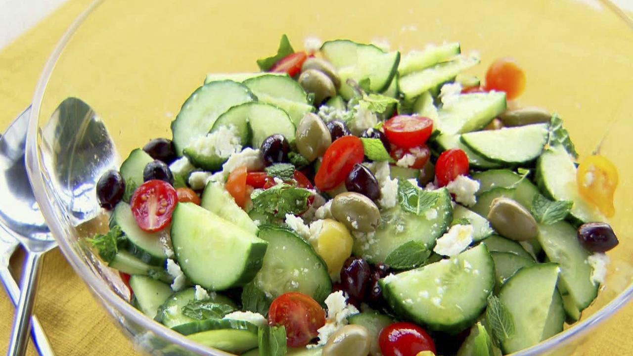 Trisha's Minty Greek Salad