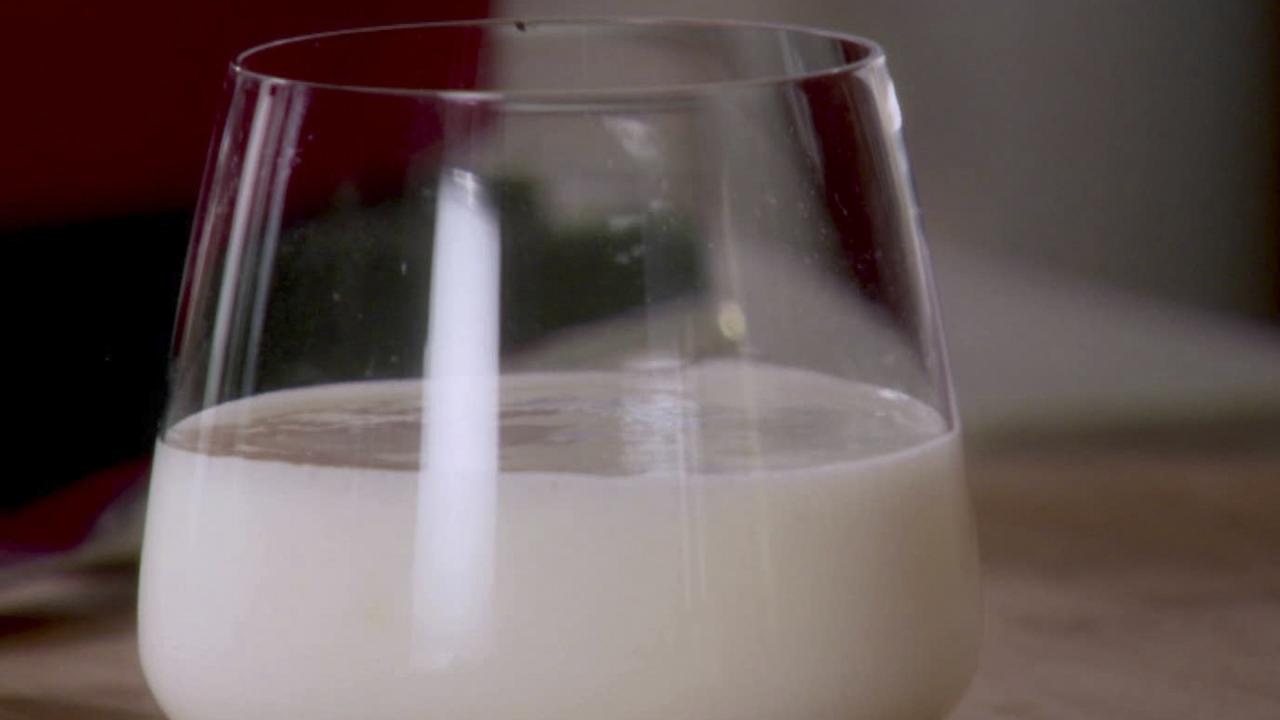 Giada's Spanish Lemon Fizz