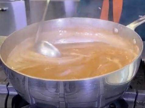 Make-Ahead Turkey Gravy
