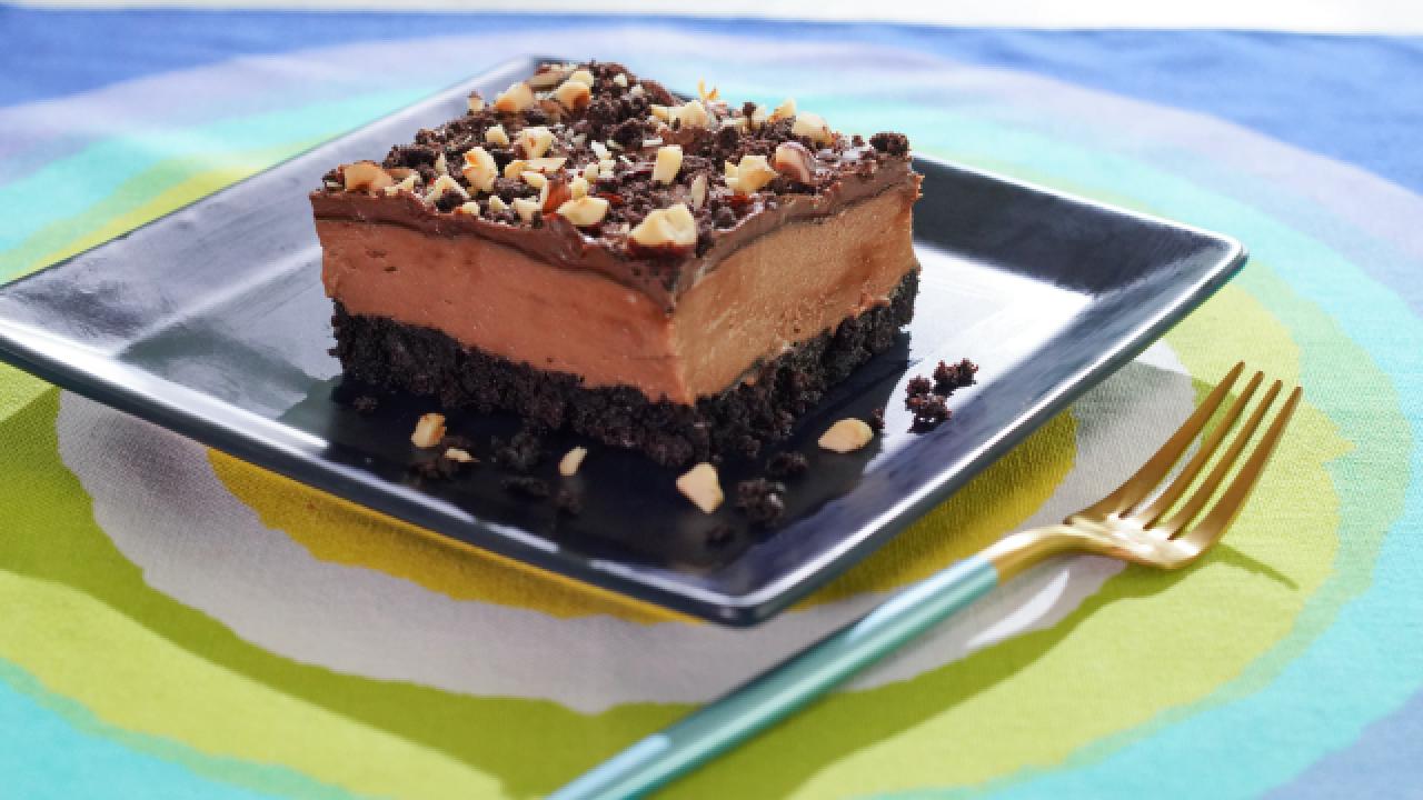 Sunny's Easy No-Bake Chocolate Cookie Cheesecake