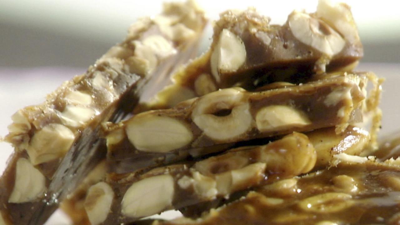 Chile-Cinnamon Nut Brittle