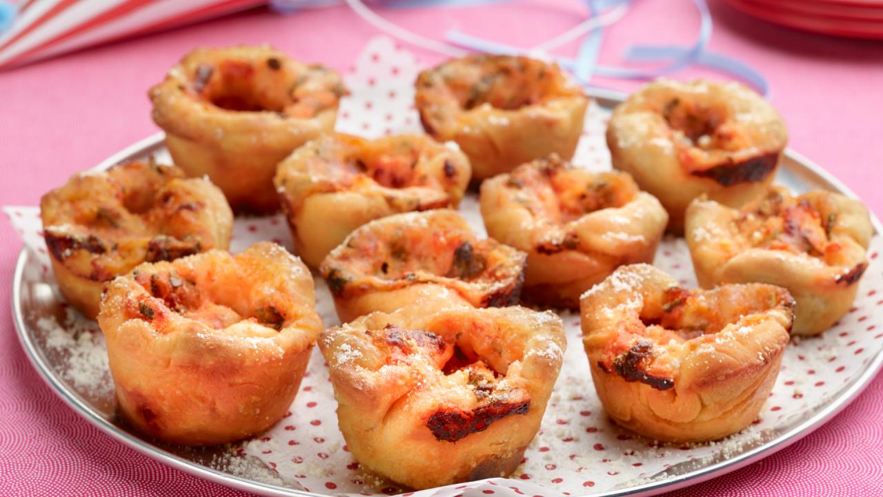 Giada's Cheesy Muffin Pizzas