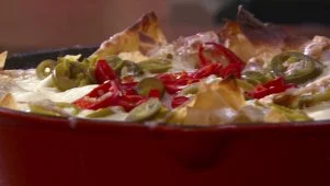 Nacho-Topped Chili Pot
