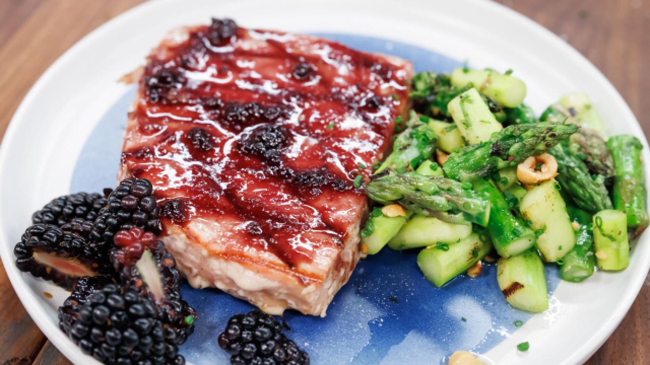 Sunny's Easy Grilled Tuna with Blackberry Glaze